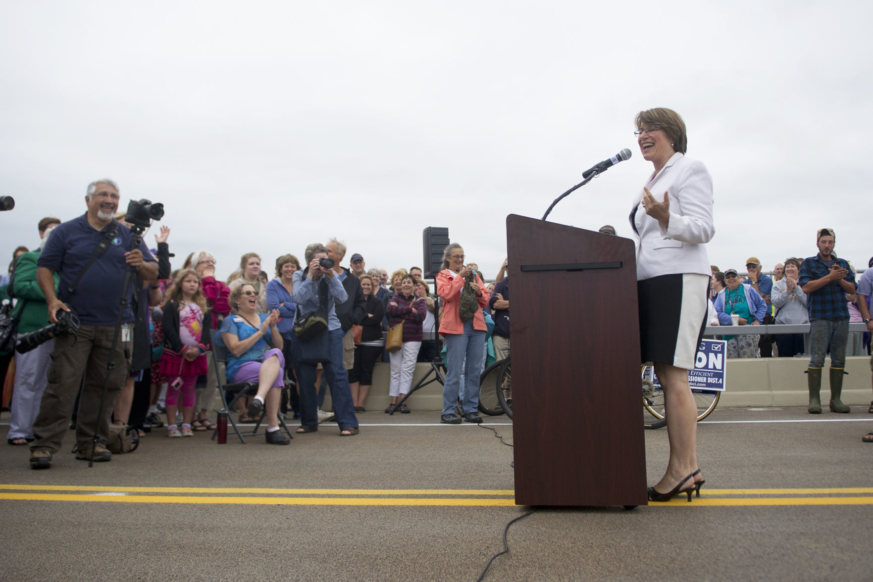 2016: Klobuchar at bridge dedication